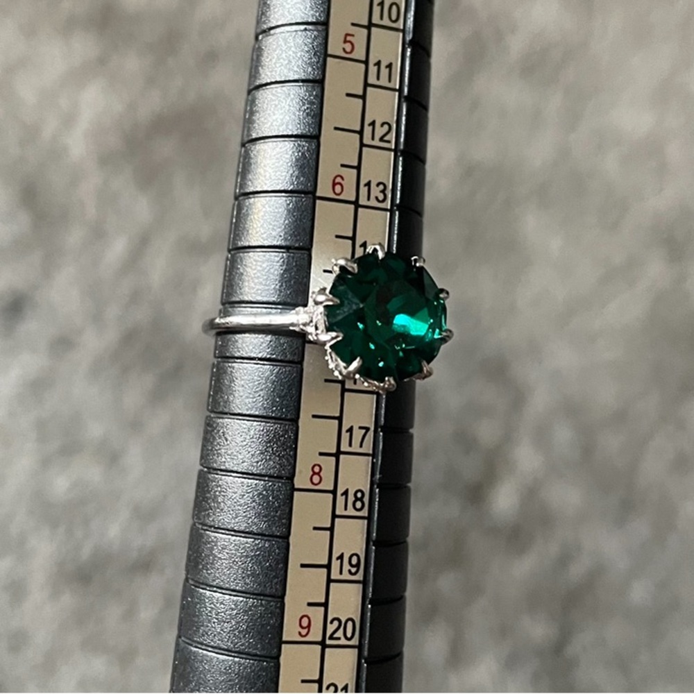 Fragrant Jewels ring. Sz 7. Satin